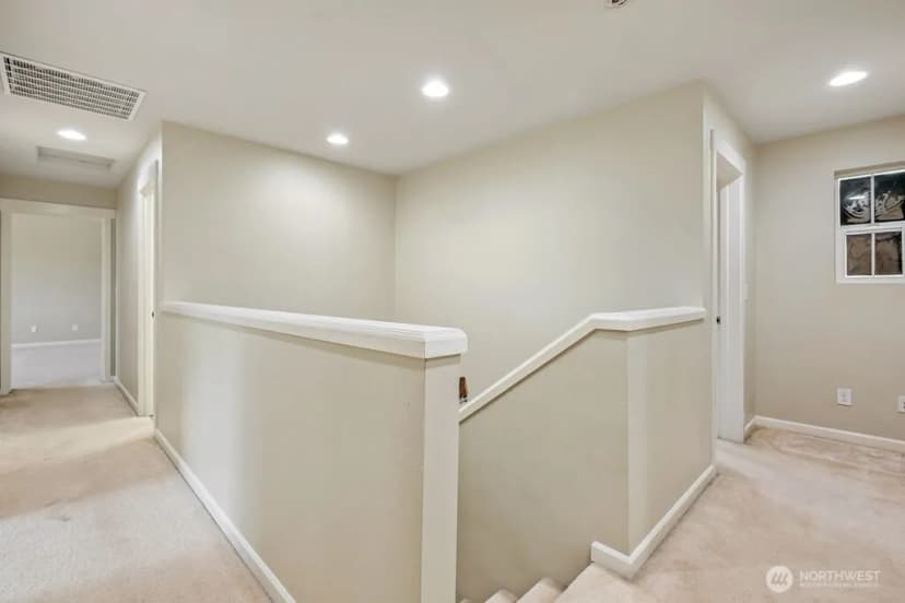 Property photo for 1353 32nd Place Ne, Auburn photo 17