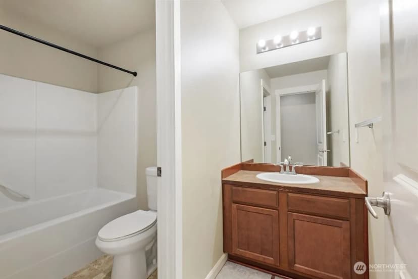 Property photo for 1353 32nd Place Ne, Auburn photo 18