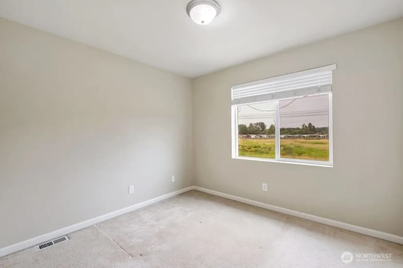 Property photo for 1353 32nd Place Ne, Auburn photo 25