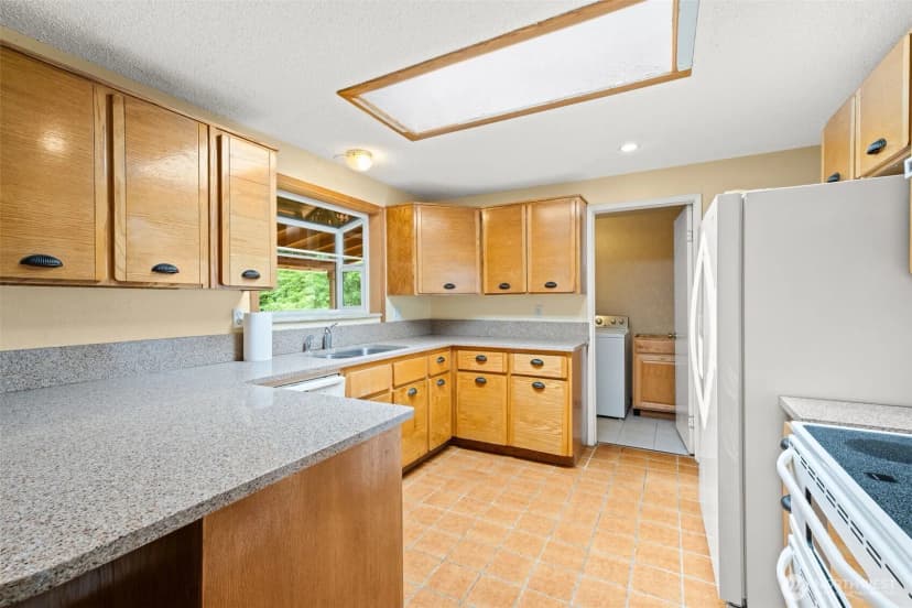 Property photo for 7523 13th Avenue Se, Lacey photo 8