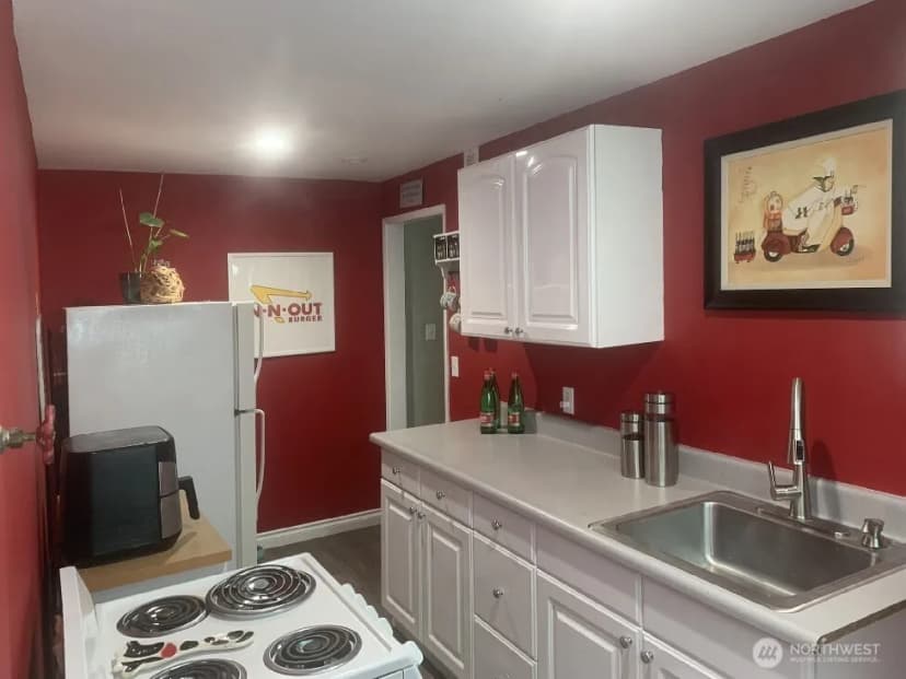 Property photo for 5910 21st Avenue Sw, Seattle photo 32