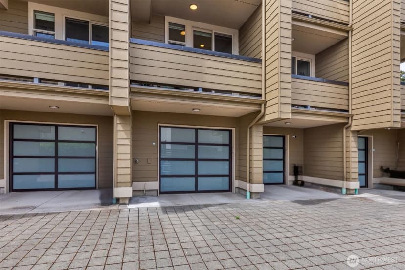 Property photo for 140 26 Avenue E, Seattle photo 27
