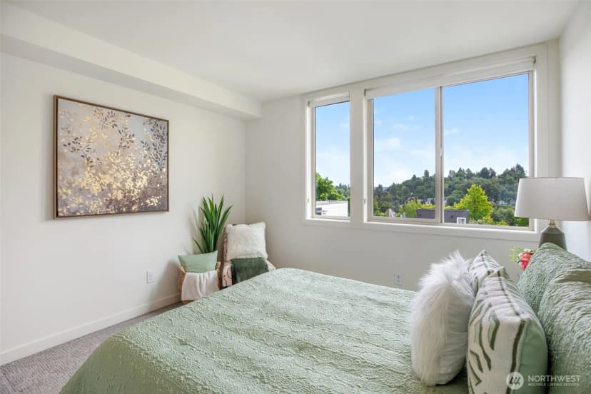 Property photo for 140 26 Avenue E, Seattle photo 11