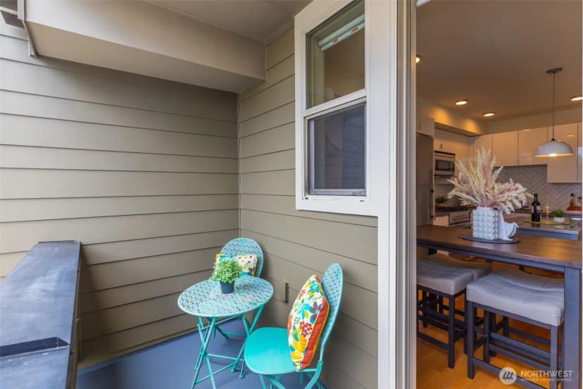 Property photo for 140 26 Avenue E, Seattle photo 8