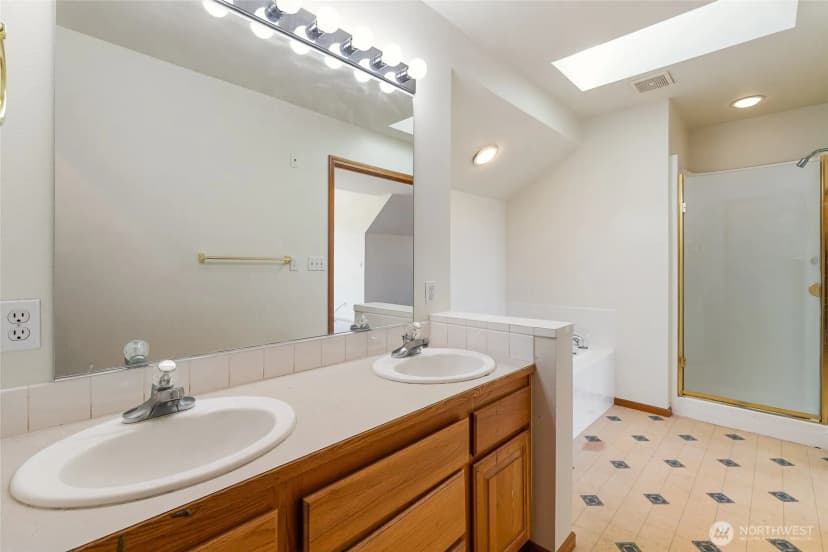 Property photo for 114 Twin Sister Loop, Lynden photo 22