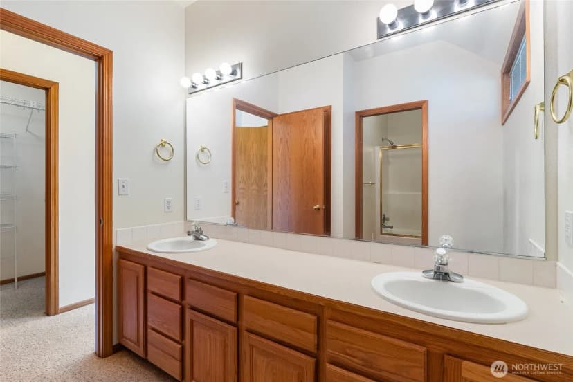 Property photo for 114 Twin Sister Loop, Lynden photo 18