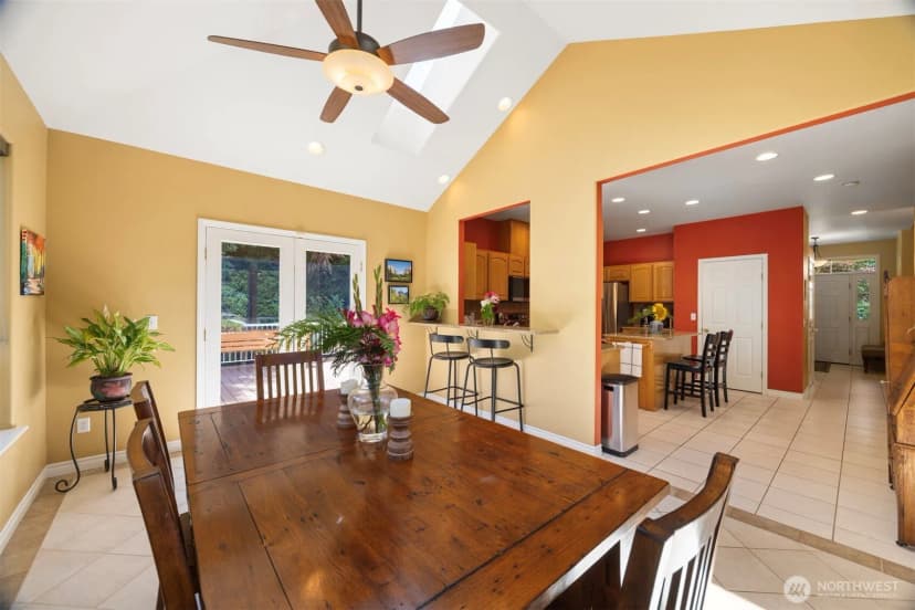 Property photo for 1912 S Colby Court, Bellingham photo 6