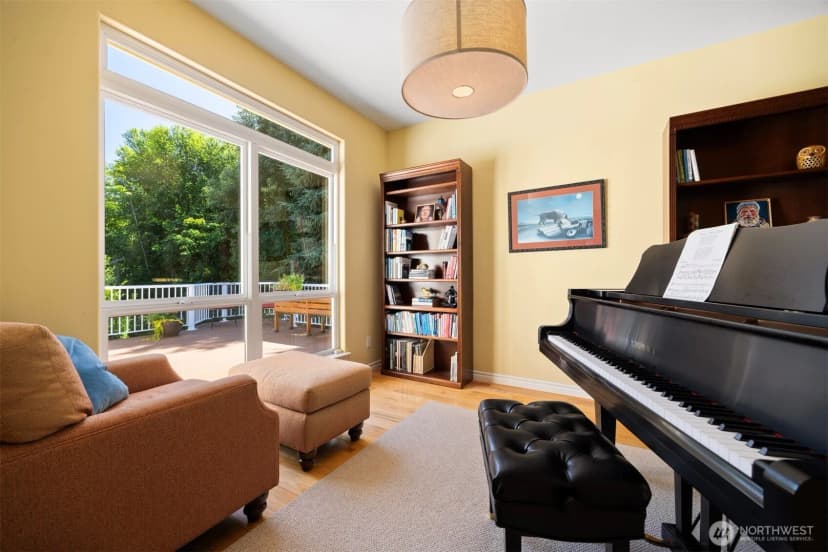 Property photo for 1912 S Colby Court, Bellingham photo 11