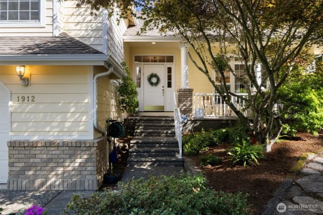 Property photo for 1912 S Colby Court, Bellingham photo 2