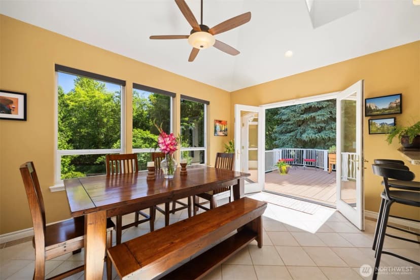 Property photo for 1912 S Colby Court, Bellingham photo 5