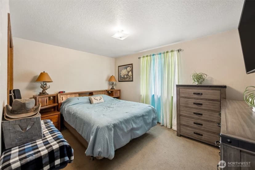 Property photo for 17112 Kinnikinnick Court Se, Yelm photo 10