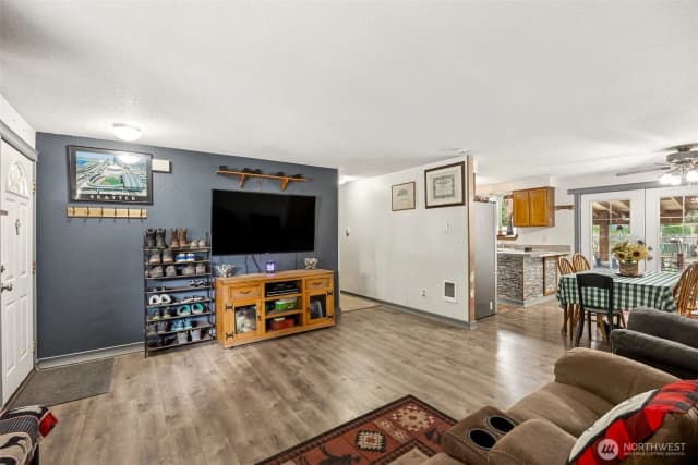 Property photo for 17112 Kinnikinnick Court Se, Yelm photo 3