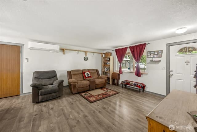 Property photo for 17112 Kinnikinnick Court Se, Yelm photo 5