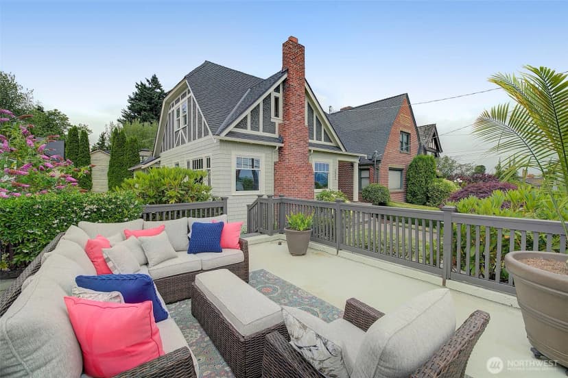 Property photo for 2663 37th Avenue Sw, Seattle photo 32