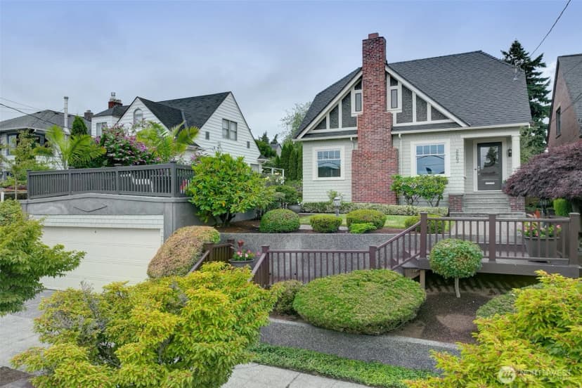 Property photo for 2663 37th Avenue Sw, Seattle photo 2
