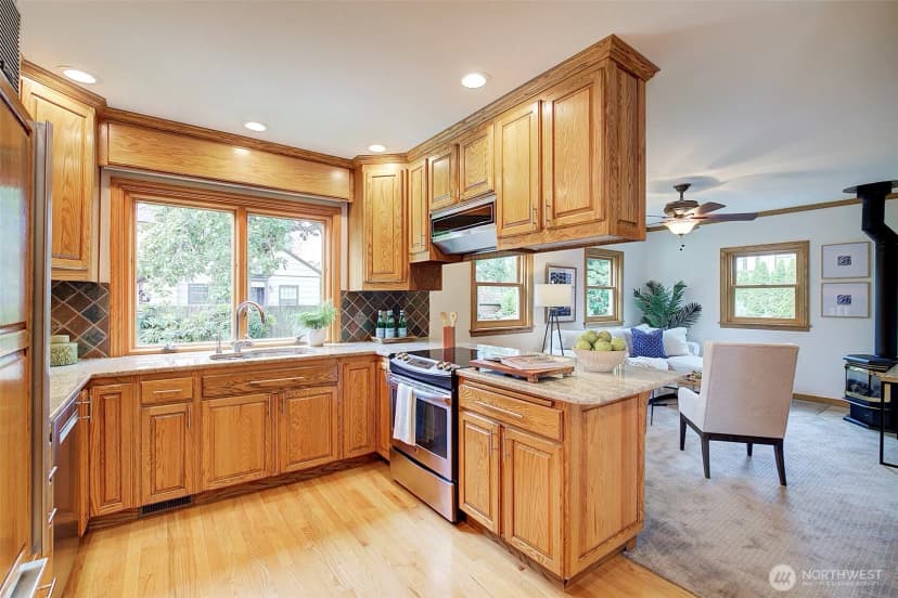 Property photo for 2663 37th Avenue Sw, Seattle photo 13