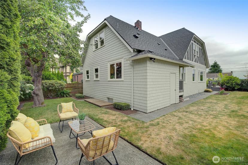 Property photo for 2663 37th Avenue Sw, Seattle photo 33