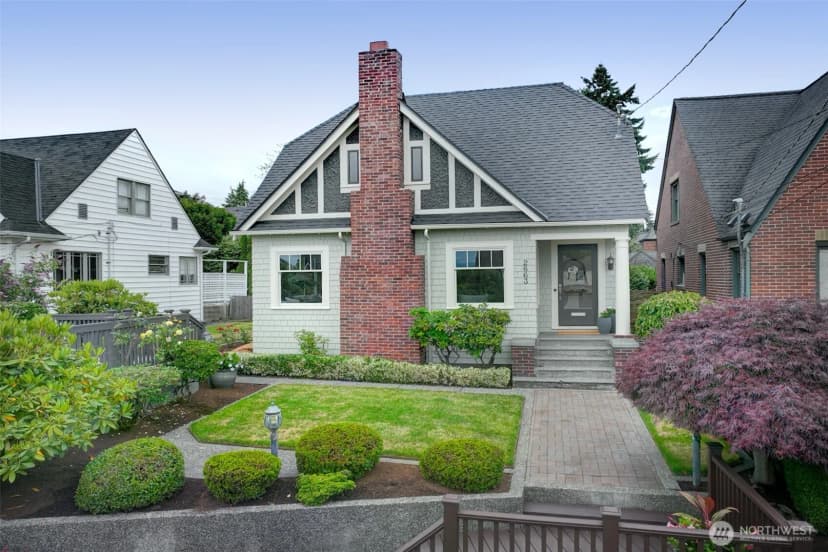 Property photo for 2663 37th Avenue Sw, Seattle photo 3