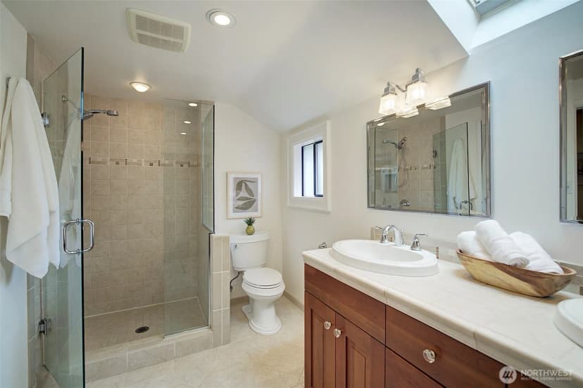 Property photo for 2663 37th Avenue Sw, Seattle photo 26