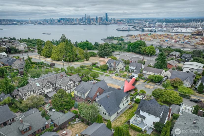 Property photo for 2663 37th Avenue Sw, Seattle photo 38