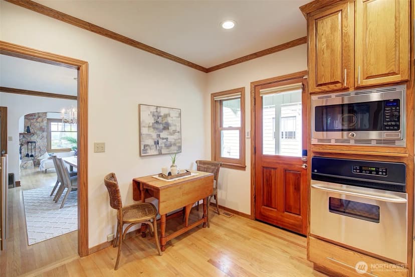 Property photo for 2663 37th Avenue Sw, Seattle photo 14