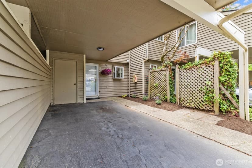 Property photo for 9641 Ne 121st Lane, Kirkland photo 3