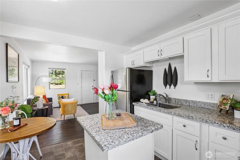 Property photo for 3574 E Roosevelt Avenue, Tacoma photo 4
