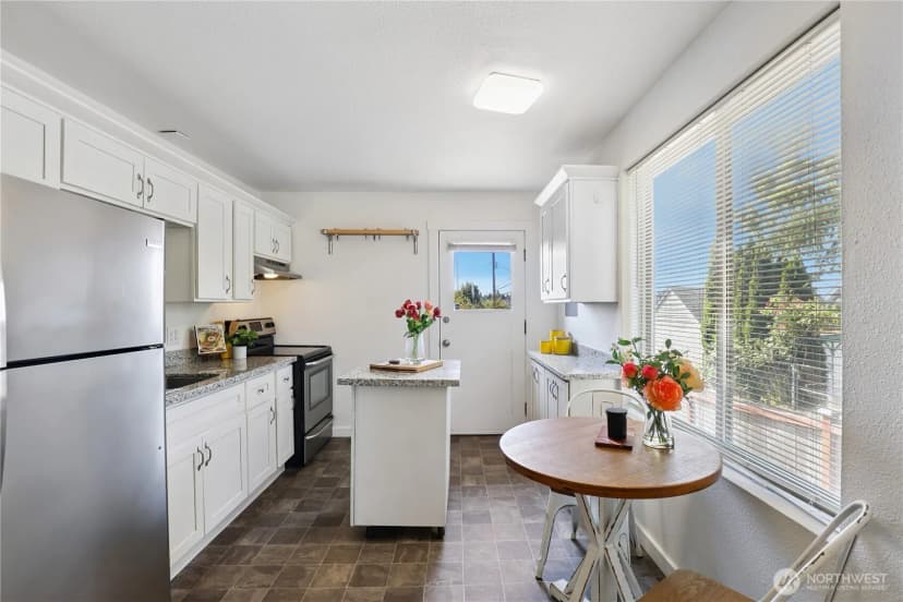 Property photo for 3574 E Roosevelt Avenue, Tacoma photo 6