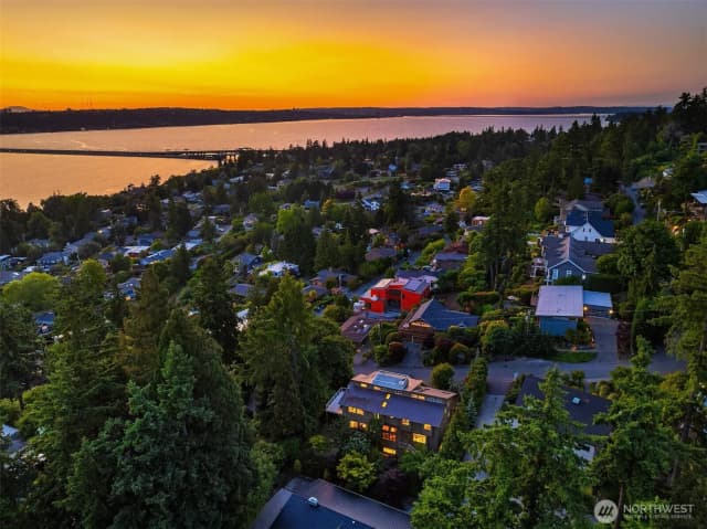 Property photo for 6819 Se 32 Street, Mercer Island