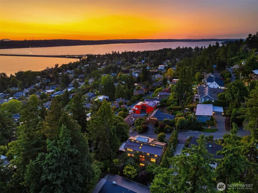 Property photo for 6819 Se 32 Street, Mercer Island