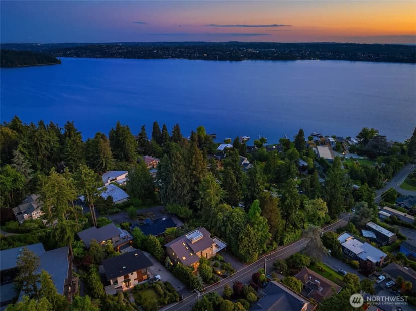 Property photo for 6819 Se 32 Street, Mercer Island photo 2