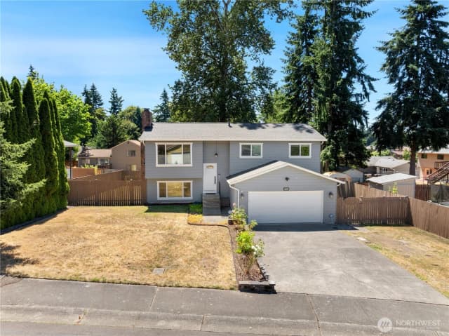Property photo for 14609 Se 195th Place, Renton photo 2