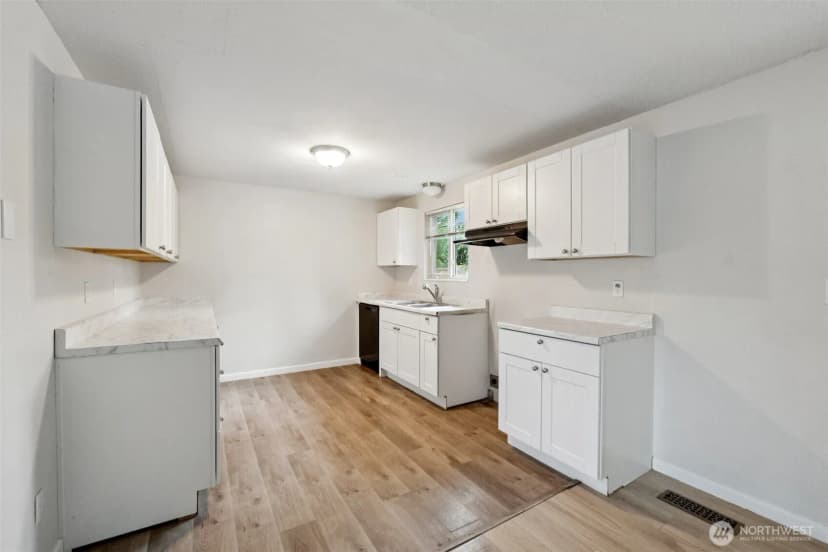Property photo for 9442 S K Street, Tacoma photo 10