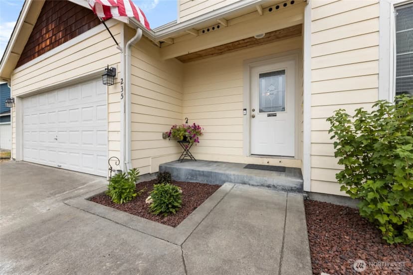 Property photo for 235 Easton Avenue W, Eatonville photo 5