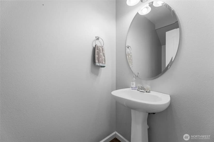 Property photo for 235 Easton Avenue W, Eatonville photo 9