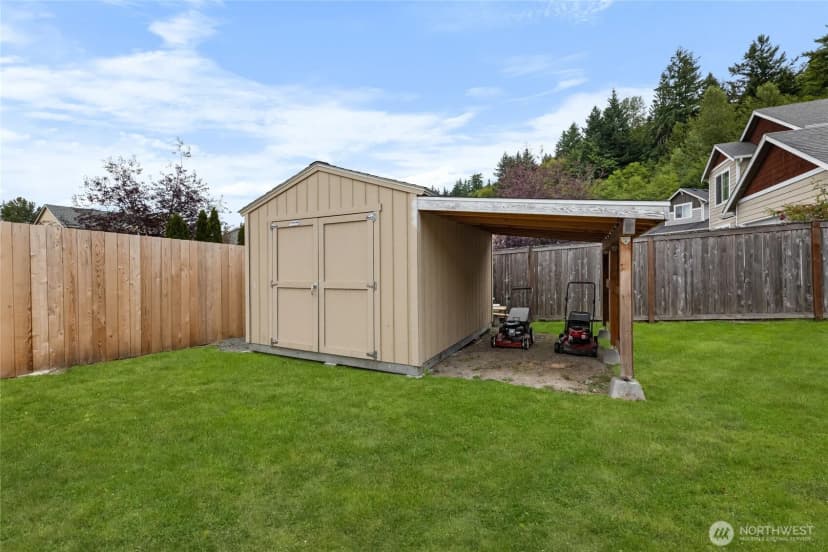 Property photo for 235 Easton Avenue W, Eatonville photo 28