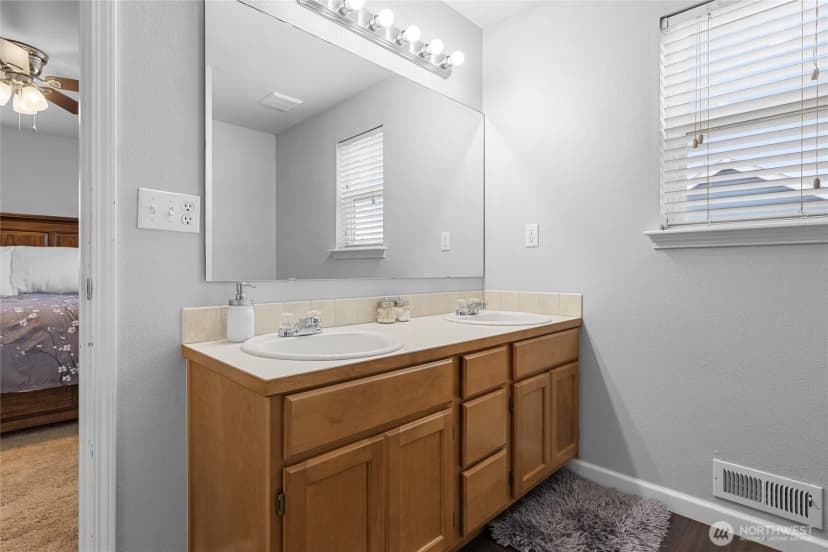 Property photo for 235 Easton Avenue W, Eatonville photo 23