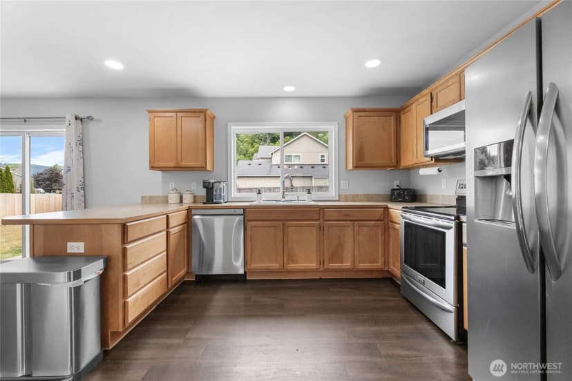 Property photo for 235 Easton Avenue W, Eatonville photo 11