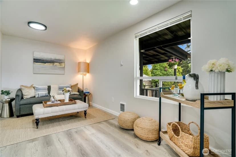 Property photo for 1720 Madison Avenue Nw, Olympia photo 6