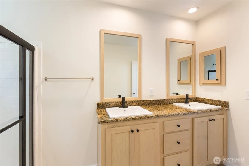 Property photo for 954 Monroe Road, Port Angeles photo 14