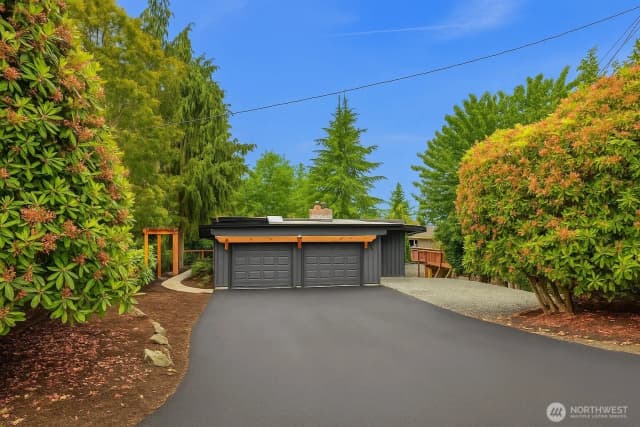 Property photo for 406 Center Place, Everett