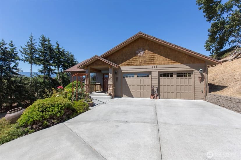 Property photo for 822 E Oak Street, Sequim