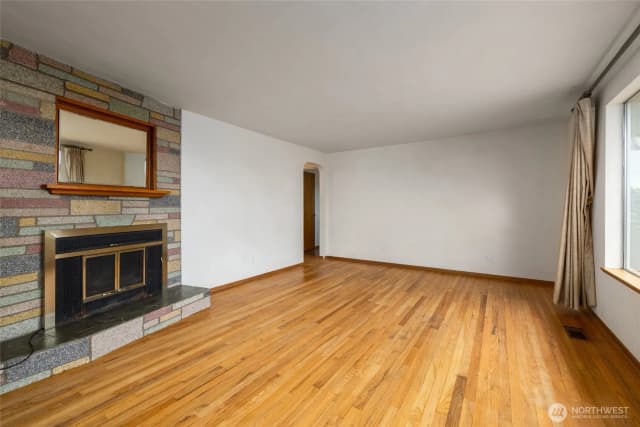 Property photo for 1411 38th Street, Anacortes photo 2