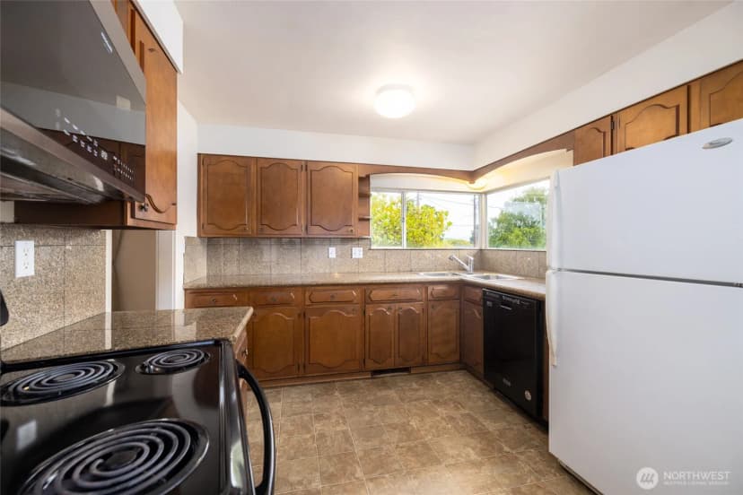 Property photo for 1411 38th Street, Anacortes photo 8
