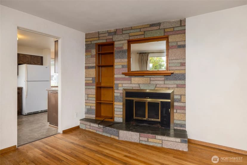 Property photo for 1411 38th Street, Anacortes photo 3