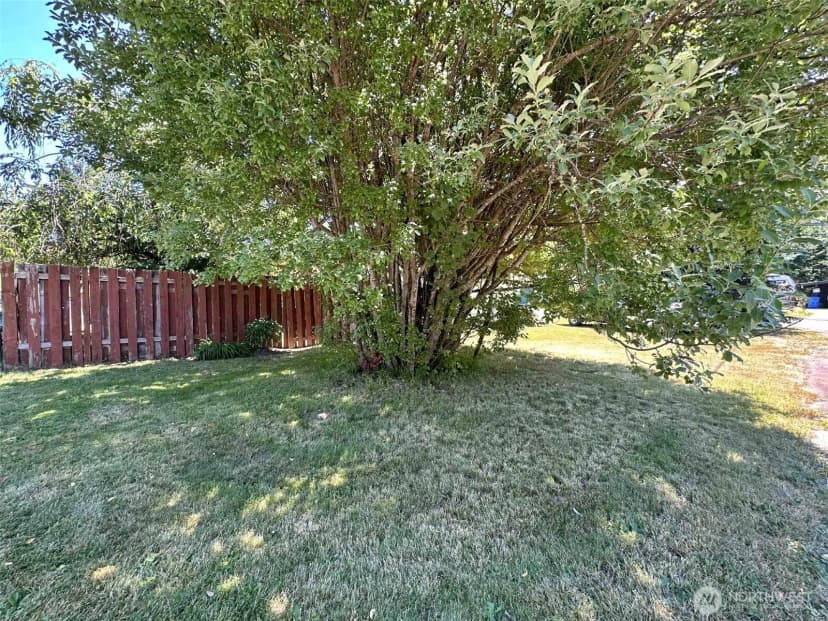 Property photo for 798 Division Avenue, Morton photo 7