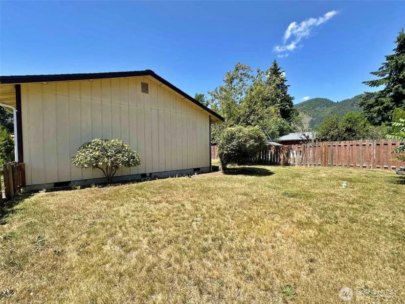 Property photo for 798 Division Avenue, Morton photo 3
