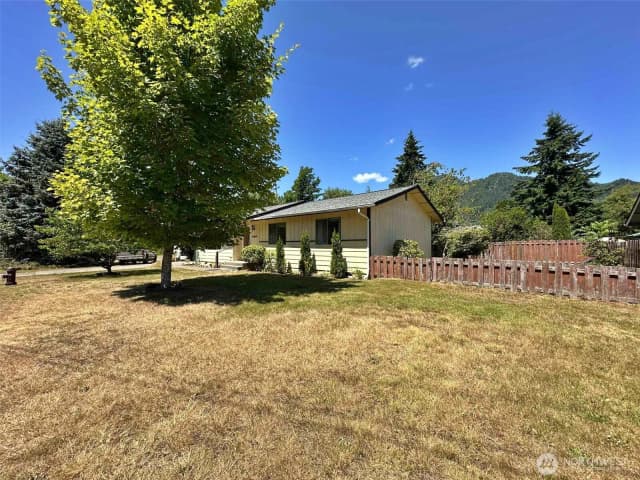 Property photo for 798 Division Avenue, Morton