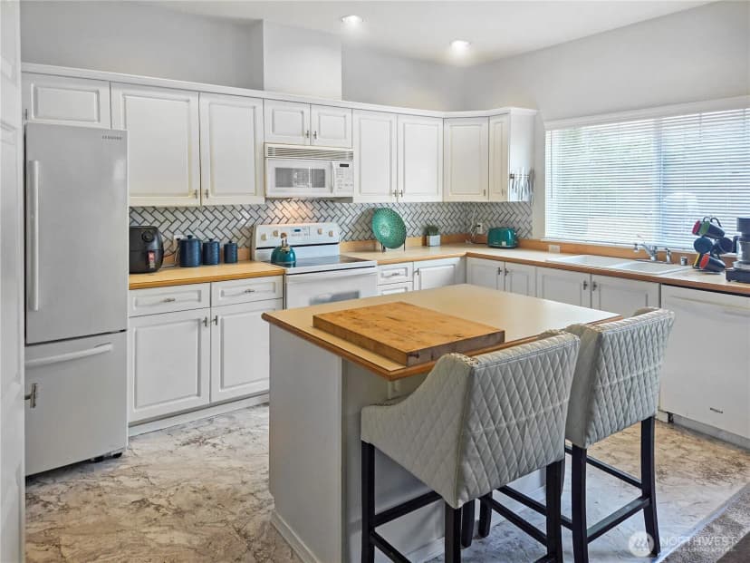 Property photo for 503 S 47th Street #11f, Renton photo 9
