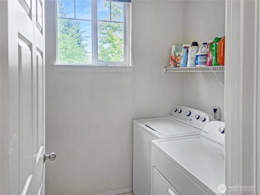 Property photo for 503 S 47th Street #11f, Renton photo 27